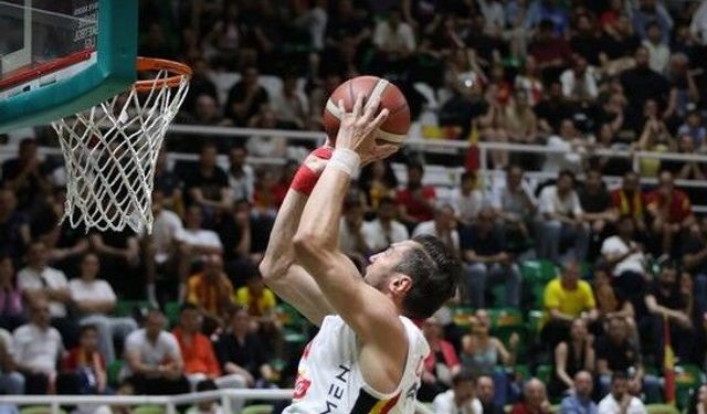 Göztepe Basketbol'dan kritik galibiyet: Seri, son maça taşındı!