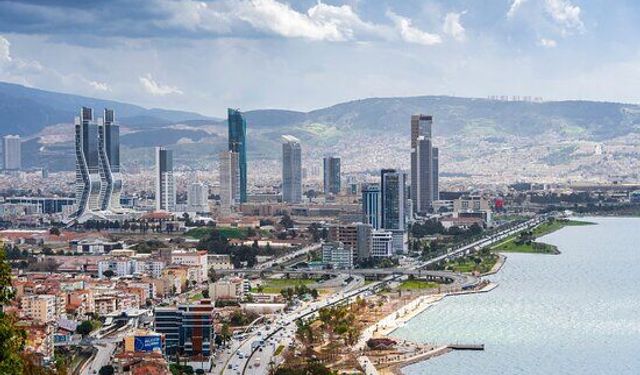 Ekonomik dar boğaz büyüyor: İzmir'de evler ve arsalar icradan satışa çıkarıldı