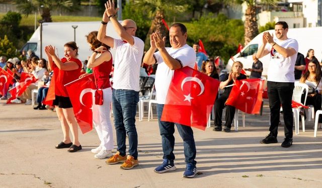 İzmir Balçova’da 19 Mayıs ruhu sokaklara taştı