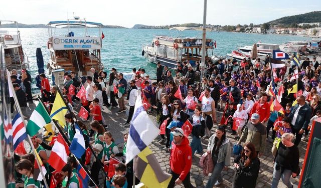 İzmir Foça'da 3. Kuzey Ege Spor Oyunlar için coşkulu açılış