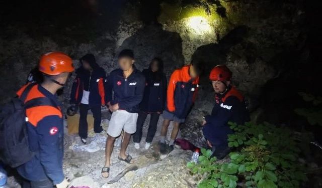 İzmir'de ormanlık alanda kaybolan gençlerden haber var!