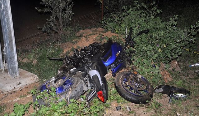 İzmir Ödemiş'te motosiklet sürücüsü olay yerinde hayatını kaybetti