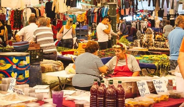 İzmir'in en büyük pazarı nerede? Bostanlı Çarşamba Pazarı kent alışverişinin kalabalık adresi