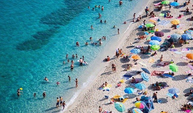 İzmir'in en güzel plajları! Çeşme'den Karaburun'a 2026 rehberi