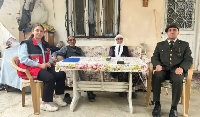 İzmir'de şehit annelerine duygu dolu ziyaret!