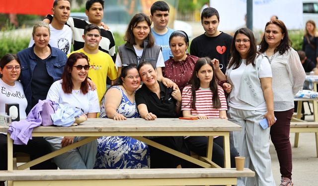 İzmir'de Selçuk'ta Engelliler Haftası'nda bir araya geldiler