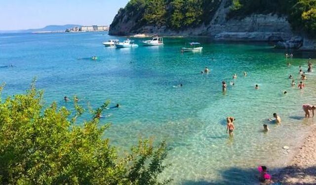 İzmir'in en soğuk denizi hangisi? Yaz sıcağında serinleten buz gibi plajlar