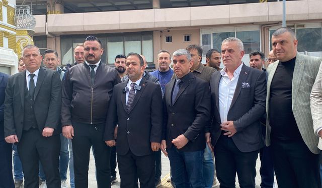 Takım elbiselerle mesaj! Kemeraltı esnafından Tugay’a sert tepki ve özür talebi