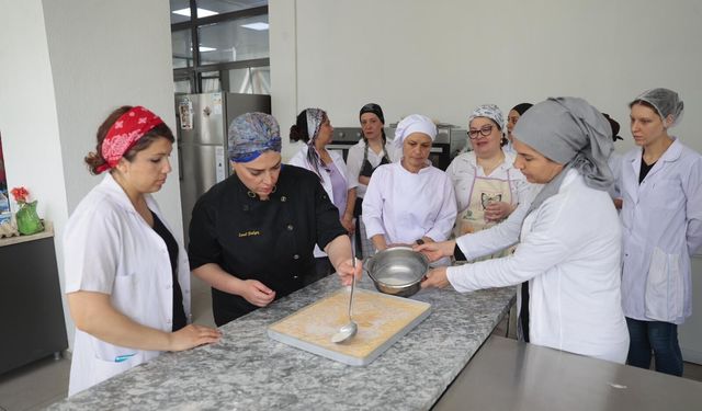 Konak’ta kadınlara üretim müjdesi: 96 saatlik eğitimle meslek sahibi olacaklar!