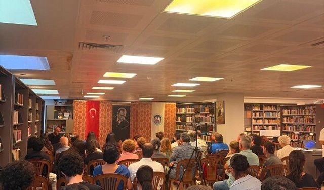 Kütüphanede tarihi buluşma: Gençler mübadeleyi tiyatro ve Türkülerle anlattı
