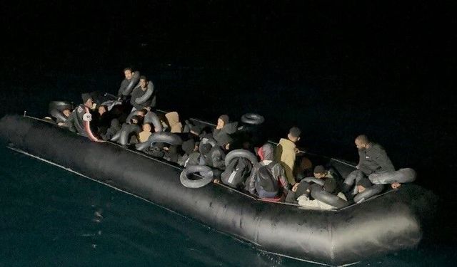 Menderes sahilinde hareketli gece! 43 düzensiz göçmen yakalandı