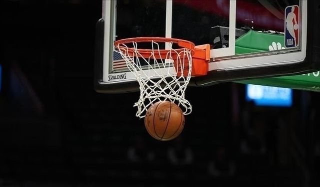 NBA'de New York Knikcs için finale bir adım kaldı! Seride 3-0 öne geçtiler
