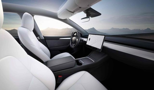 Tesla Model Y için resmi tavan güneşliği geliyor! İşte fiyatı ve satış tarihi