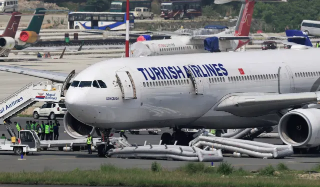 SON DAKİKA THY uçağında yangın! Yolcular tahliye edildi!