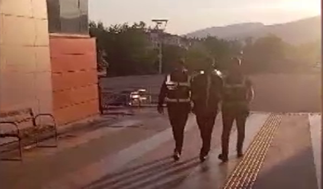 İzmir’de 21 yıllık firar son buldu: Cinayet hükümlüsü Beydağ’da yakalandı