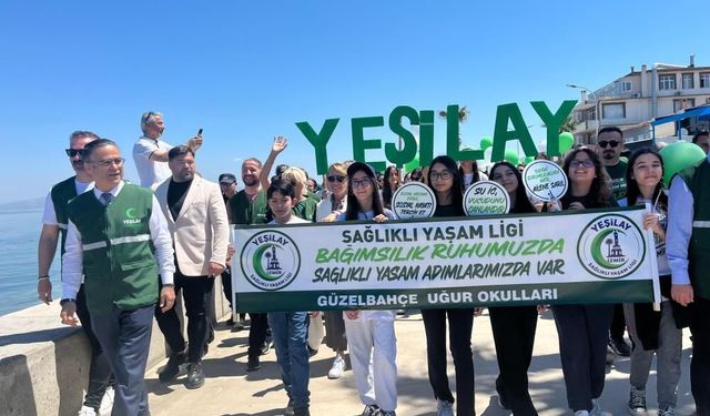 İzmir'de ‘Bağımsızlık Seferberliği’ ! Güzelbahçe'de anlamlı yürüyüş
