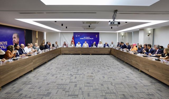 AK Parti İzmir İl Yönetimi haftalık toplantıda bir araya geldi!
