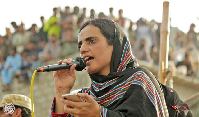 Pakistan'ın dünyaca ünlü insan hakları aktivisti Mahrang Baloch'a ömür boyu hapis!