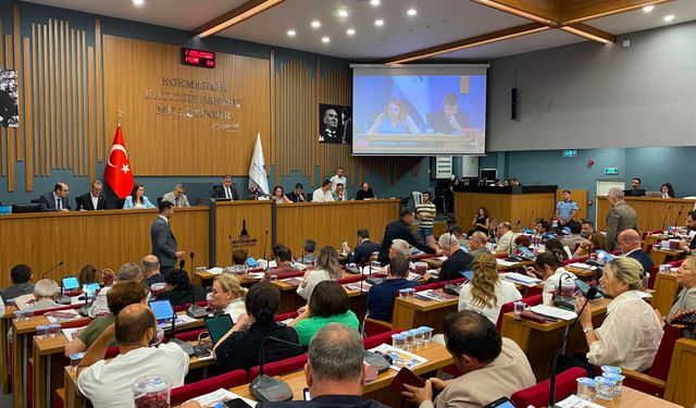 CHP'li Meclis Üyesi'nden su faturalarına şaşırtan savunma: " Az ödüllendiriliyor, çok cezalandırılıyor"
