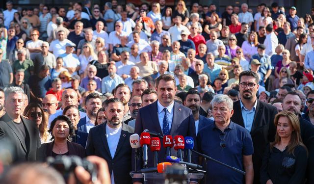 CHP İzmir'in Buca Belediyesi önündeki açıklamasına belediye başkanlarından destek!