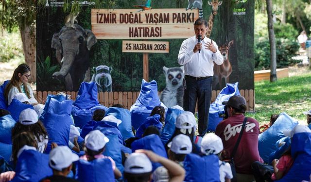 Başkan Tugay'dan Kirazlı öğrencilere karne sürprizi!