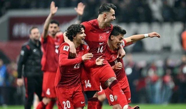 Dünya Kupası heyecanı başladı! Bizim çocuklar sahnede!
