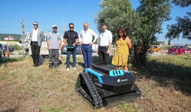 Gaziemir’de yabani otlarla mücadeleye "Robot" eli!