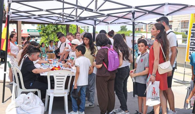 Göztepe, karne hediyeleriyle çocukların yüzünü güldürdü!