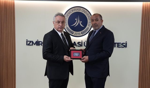 İzmir Demokrasi Üniversitesi’nde KVKK Farkındalık Eğitimi!