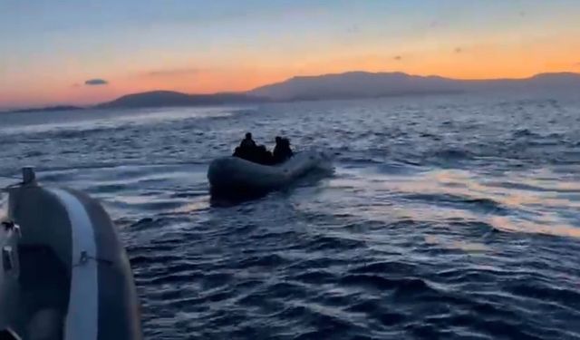 İzmir açıklarında kaçak göçmen operasyonu: 32'si kurtarıldı, 14'ü yakalandı!
