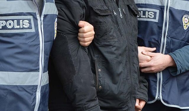 İzmir'de midesinde uyuşturucu taşıyan şüpheliye operasyon! Tutuklandı
