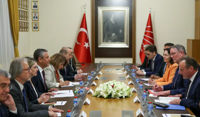 Özgür Özel'den Alman SPD heyeti ile görüşme!