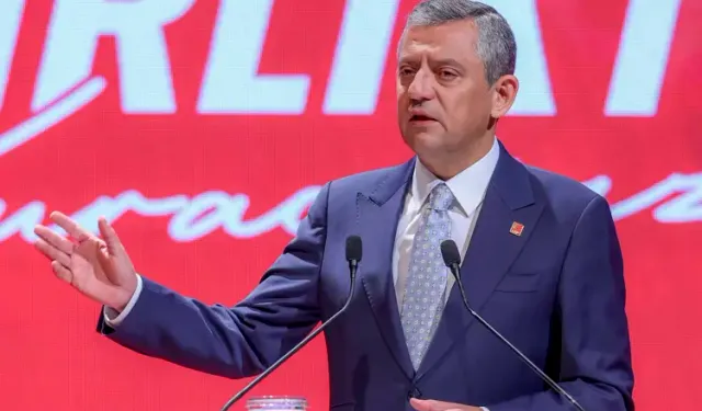 Özgür Özel yeniden İzmir'de!  Cenaze törenine katılacak!
