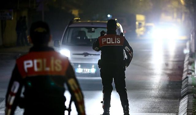 Gaziemir’de büyük operasyon: Binlerce yasaklı madde ele geçirildi!