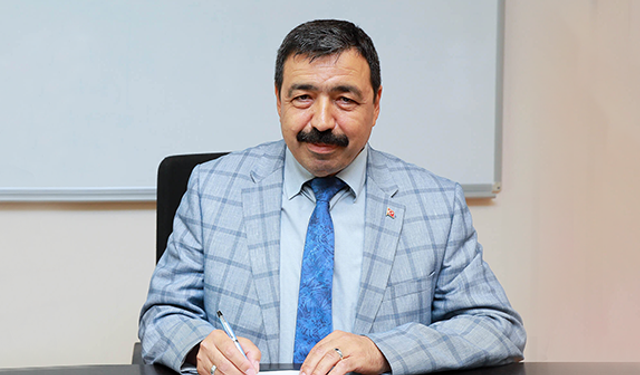 İKÇÜ Rektörü Köse’den Milli Takım eleştirisi: “86 milyondan bir santrafor çıkaramadık”