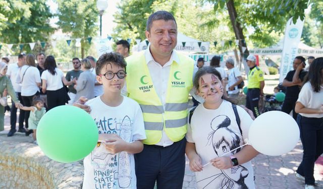 Tire’de Sağlıklı Yaşam Şenliği düzenlendi! Öğrenciler farkındalık yürüyüşünde buluştu