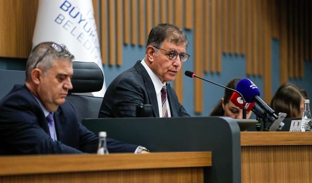 Tugay: "Tertemiz bir belediye yönetiyoruz, gram lekesi yok, kimse bize laf edemez!"