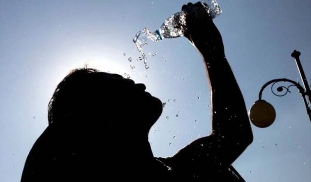 Yaz sıcakları kalbi zorluyor: Uzmanından halı saha ve egzersiz uyarısı