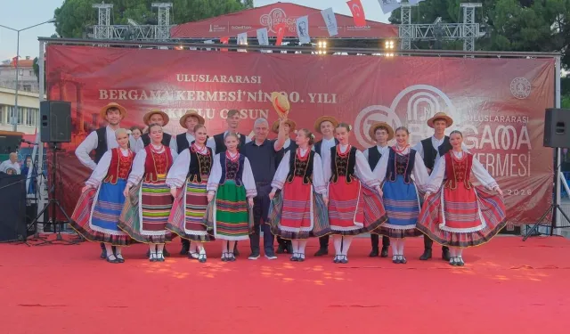 90 yıllık ata mirası muhteşem kapanışla taçlandı: Bergama’da kermes coşkusu zirve yaptı!