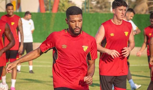 Göztepe'de yeni sezon mesaisi başladı! İlk antrenman Stoilov yönetiminde yapıldı