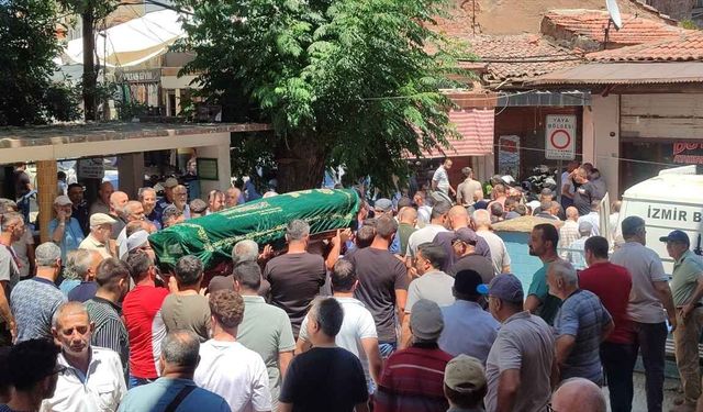 Ödemiş'te bıçaklı kavganın acı sonu! Hayatını kaybeden Oğuzhan Gencer son yolculuğuna uğurlandı
