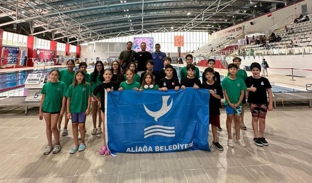 Samsun’da Aliağa rüzgarı: Genç yüzücüler madalyaları topladı!