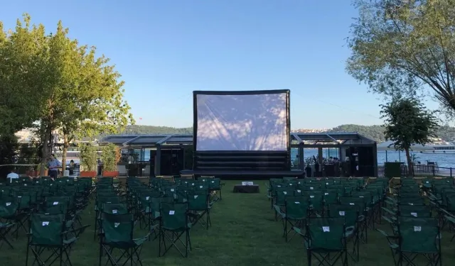 Bayraklı’da yıldızlar altında sinema keyfi başlıyor!