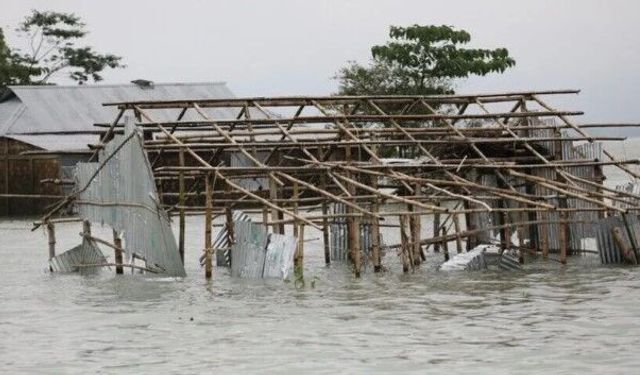 Muson yağmurları Bangladeş'i vurdu: 44 kişi hayatını kaybetti, 1 milyondan fazla kişi etkilendi