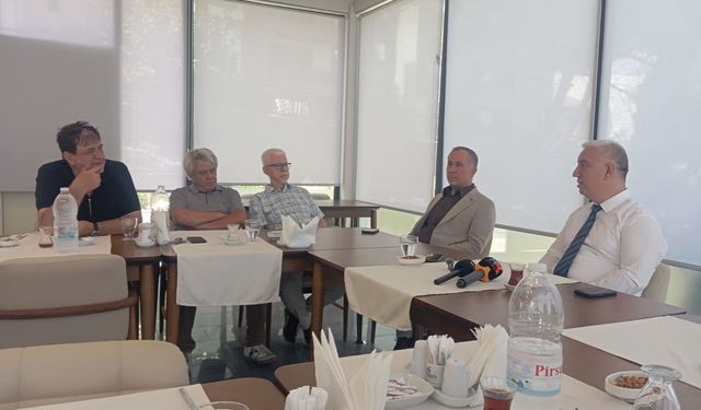 Bergama Belediye Başkanı Tanju Çelik ve 19 Meclis üyesi kararını verdi! CHP mi Yeni Parti mi?