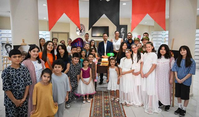 Bornova'da Güngör Dilmen'e anlamlı vefa! Fuaye alanına usta yazarın adı verildi