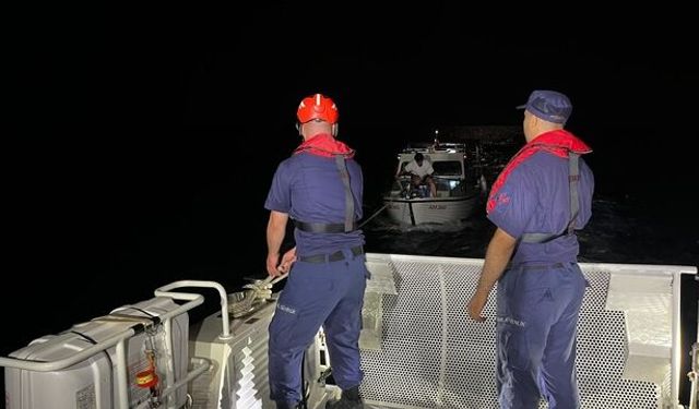 Çeşme'de can pazarı: Sürüklenen teknedeki 3 kişi kurtarıldı!