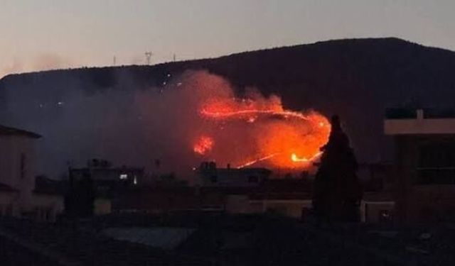 SON DAKİKA Çiğli'de otluk alanda yangın! Gece olunca hava desteği durdu