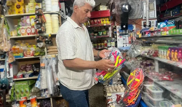 İzmir'deki bu bakkalda aradığınız her şey var! Gören dönüp bir daha bakıyor