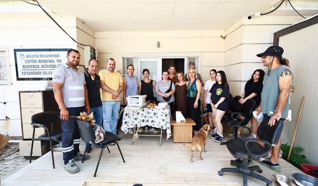İzmir Selçuk'ta barınağa cihaz hediyesi: Artık daha erken teşhis edilebilecek!